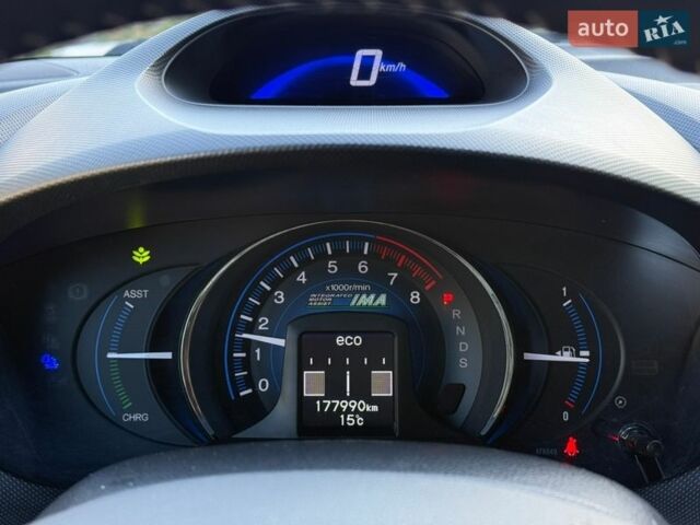 Серый Хонда Инсайт, объемом двигателя 1.3 л и пробегом 177 тыс. км за 10000 $, фото 70 на Automoto.ua
