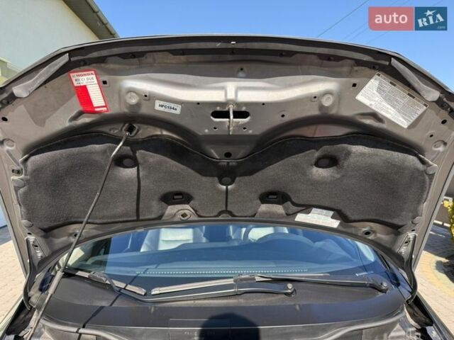 Серый Хонда Инсайт, объемом двигателя 1.3 л и пробегом 177 тыс. км за 10000 $, фото 103 на Automoto.ua