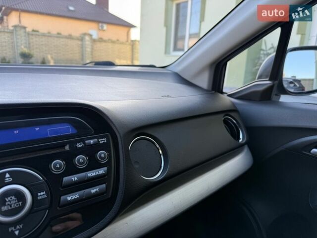 Серый Хонда Инсайт, объемом двигателя 1.3 л и пробегом 177 тыс. км за 10000 $, фото 76 на Automoto.ua