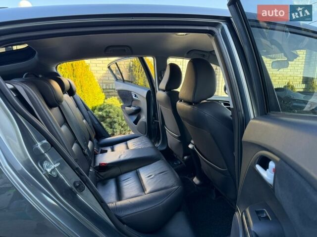 Серый Хонда Инсайт, объемом двигателя 1.3 л и пробегом 177 тыс. км за 10000 $, фото 3 на Automoto.ua