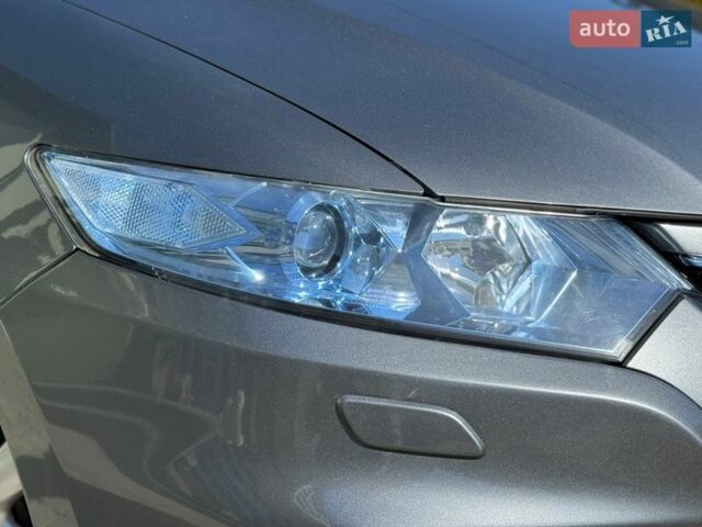 Серый Хонда Инсайт, объемом двигателя 1.3 л и пробегом 177 тыс. км за 10000 $, фото 12 на Automoto.ua