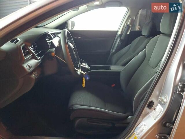 Серый Хонда Инсайт, объемом двигателя 1.5 л и пробегом 95 тыс. км за 2300 $, фото 6 на Automoto.ua