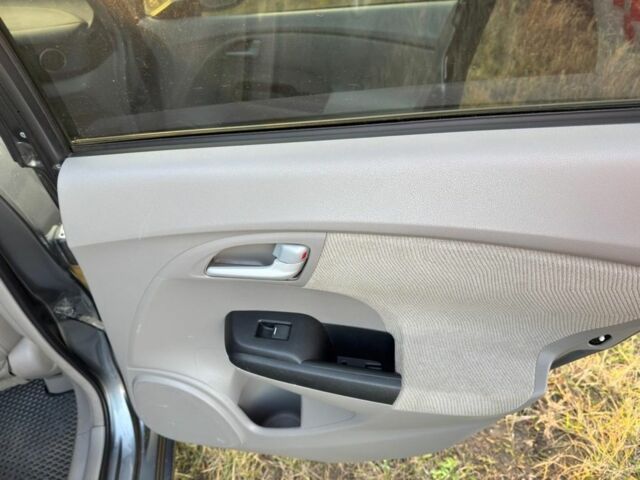 Серый Хонда Инсайт, объемом двигателя 1.3 л и пробегом 243 тыс. км за 7900 $, фото 4 на Automoto.ua