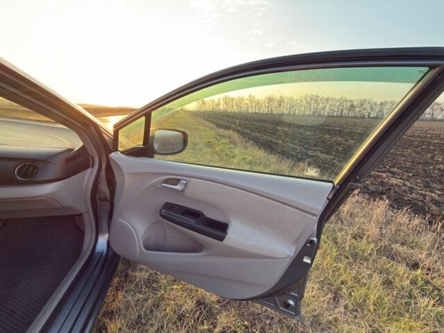 Серый Хонда Инсайт, объемом двигателя 1.3 л и пробегом 243 тыс. км за 7900 $, фото 2 на Automoto.ua