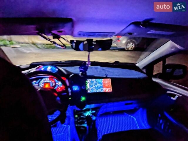 Синий Хонда Инсайт, объемом двигателя 1.34 л и пробегом 280 тыс. км за 6500 $, фото 1 на Automoto.ua