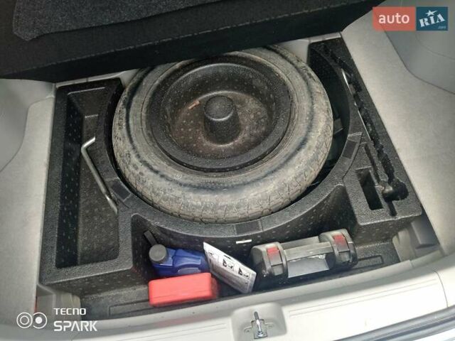 Синий Хонда Инсайт, объемом двигателя 1.3 л и пробегом 190 тыс. км за 7000 $, фото 16 на Automoto.ua