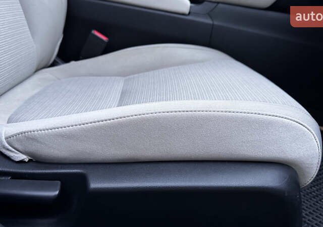 Синий Хонда Инсайт, объемом двигателя 1.5 л и пробегом 214 тыс. км за 14500 $, фото 35 на Automoto.ua