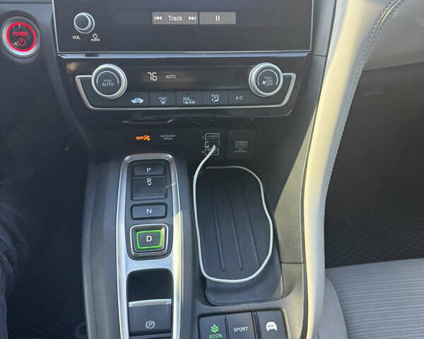 Синий Хонда Инсайт, объемом двигателя 1.5 л и пробегом 75 тыс. км за 17900 $, фото 16 на Automoto.ua