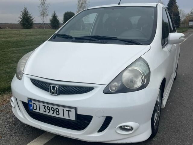 Белый Хонда Джаз, объемом двигателя 1.3 л и пробегом 133 тыс. км за 5700 $, фото 1 на Automoto.ua