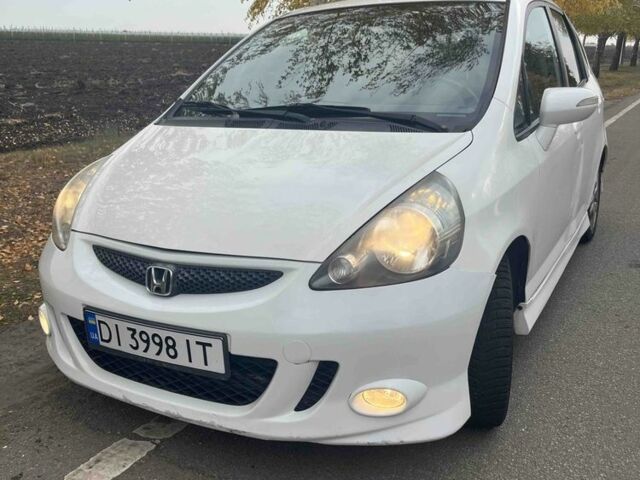 Белый Хонда Джаз, объемом двигателя 1.3 л и пробегом 133 тыс. км за 5700 $, фото 3 на Automoto.ua