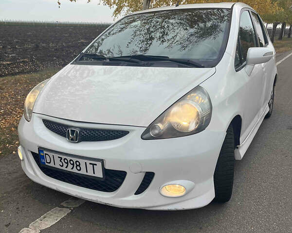 Белый Хонда Джаз, объемом двигателя 1.4 л и пробегом 133 тыс. км за 5700 $, фото 1 на Automoto.ua