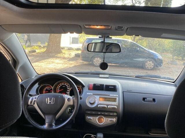 Белый Хонда Джаз, объемом двигателя 1.3 л и пробегом 133 тыс. км за 5700 $, фото 6 на Automoto.ua