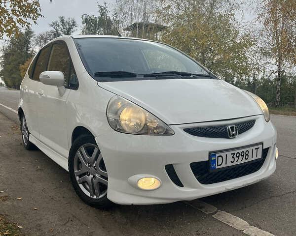 Белый Хонда Джаз, объемом двигателя 1.4 л и пробегом 133 тыс. км за 5700 $, фото 4 на Automoto.ua