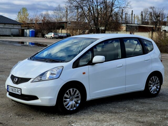 Хонда Джаз 2011 в Харькове на Automoto.ua Белый Хонда Джаз, объемом двигателя 1.2 л и пробегом 169 тыс. км за 4900 $, фото 1 на Automoto.ua