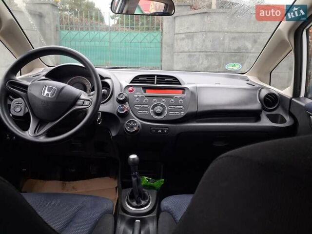 Білий Хонда Джаз, об'ємом двигуна 1.2 л та пробігом 198 тис. км за 7200 $, фото 14 на Automoto.ua