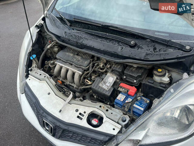 Хонда Джаз 2011 в Виннице на Automoto.ua Белый Хонда Джаз, объемом двигателя 1.34 л и пробегом 227 тыс. км за 7999 $, фото 20 на Automoto.ua