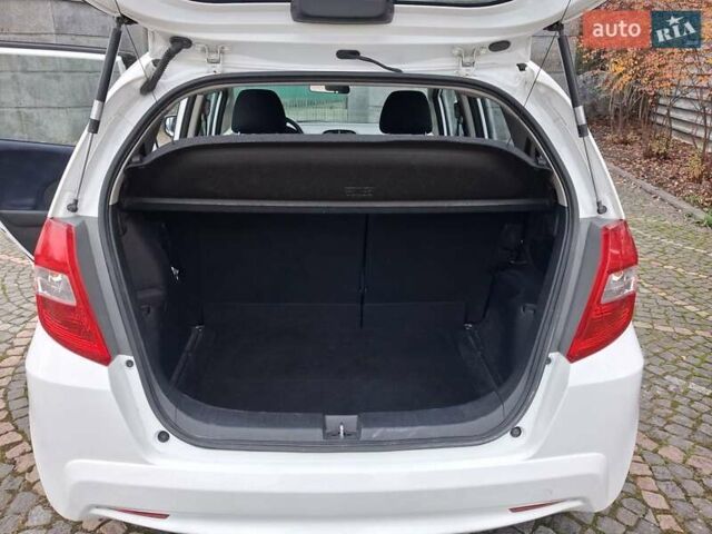 Білий Хонда Джаз, об'ємом двигуна 1.2 л та пробігом 198 тис. км за 7200 $, фото 17 на Automoto.ua