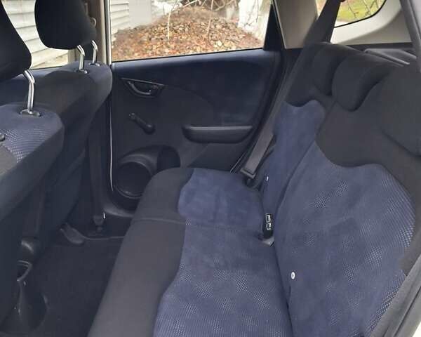 Білий Хонда Джаз, об'ємом двигуна 1.2 л та пробігом 198 тис. км за 7200 $, фото 13 на Automoto.ua