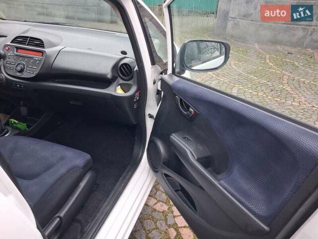 Білий Хонда Джаз, об'ємом двигуна 1.2 л та пробігом 198 тис. км за 7200 $, фото 16 на Automoto.ua