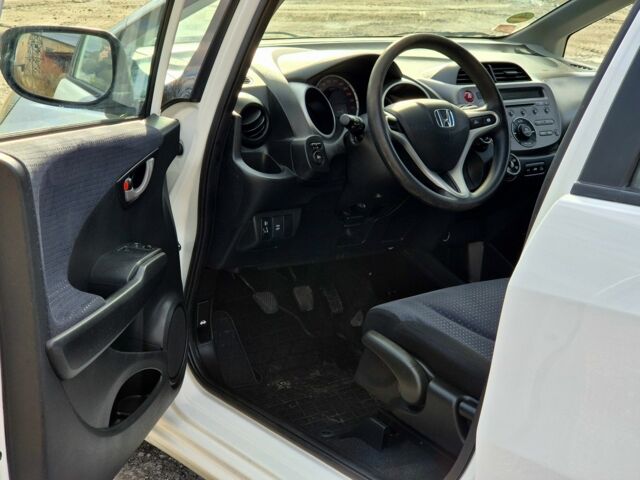 Хонда Джаз 2011 в Харькове на Automoto.ua Белый Хонда Джаз, объемом двигателя 1.2 л и пробегом 169 тыс. км за 4900 $, фото 4 на Automoto.ua