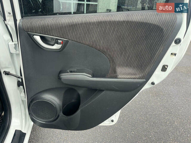 Хонда Джаз 2011 в Виннице на Automoto.ua Белый Хонда Джаз, объемом двигателя 1.34 л и пробегом 227 тыс. км за 7999 $, фото 30 на Automoto.ua