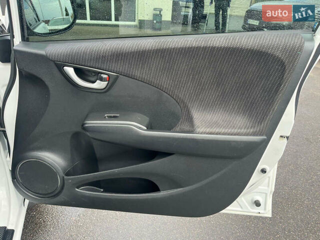 Хонда Джаз 2011 в Виннице на Automoto.ua Белый Хонда Джаз, объемом двигателя 1.34 л и пробегом 227 тыс. км за 7999 $, фото 32 на Automoto.ua