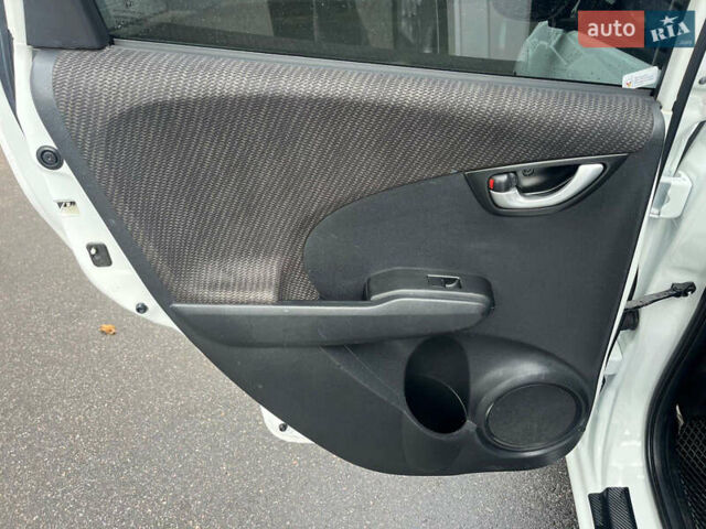 Хонда Джаз 2011 в Виннице на Automoto.ua Белый Хонда Джаз, объемом двигателя 1.34 л и пробегом 227 тыс. км за 7999 $, фото 33 на Automoto.ua