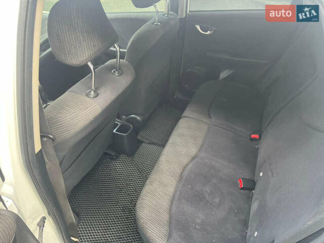 Хонда Джаз 2011 в Виннице на Automoto.ua Белый Хонда Джаз, объемом двигателя 1.34 л и пробегом 227 тыс. км за 7999 $, фото 28 на Automoto.ua