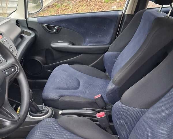 Білий Хонда Джаз, об'ємом двигуна 1.2 л та пробігом 198 тис. км за 7200 $, фото 12 на Automoto.ua