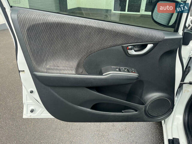 Хонда Джаз 2011 в Виннице на Automoto.ua Белый Хонда Джаз, объемом двигателя 1.34 л и пробегом 227 тыс. км за 7999 $, фото 31 на Automoto.ua