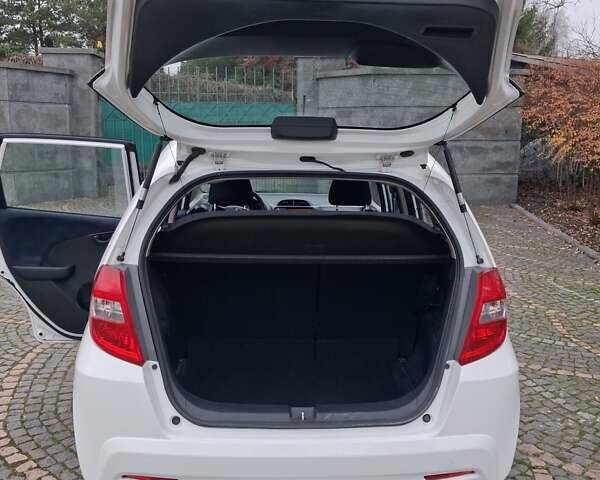 Білий Хонда Джаз, об'ємом двигуна 1.2 л та пробігом 198 тис. км за 7200 $, фото 19 на Automoto.ua