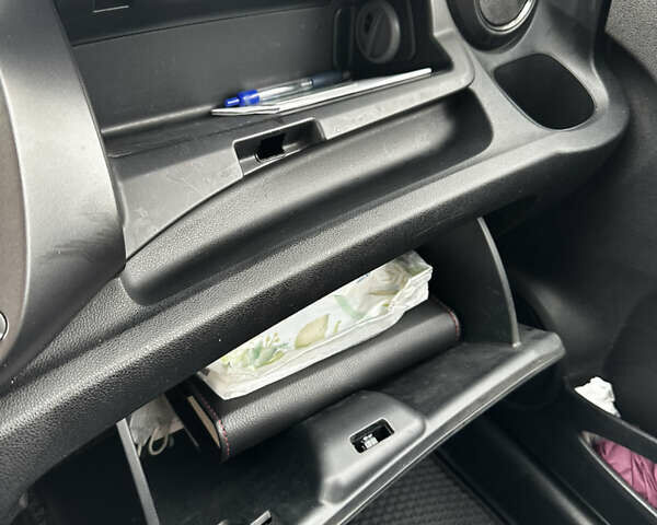 Белый Хонда Джаз, объемом двигателя 1.3 л и пробегом 110 тыс. км за 11300 $, фото 16 на Automoto.ua