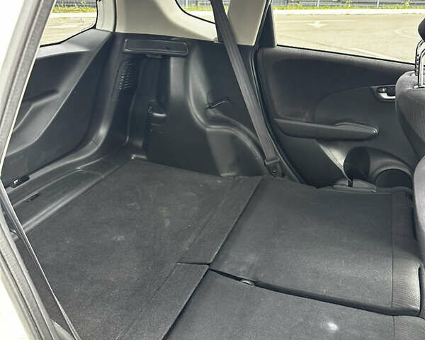 Белый Хонда Джаз, объемом двигателя 1.3 л и пробегом 110 тыс. км за 11300 $, фото 11 на Automoto.ua