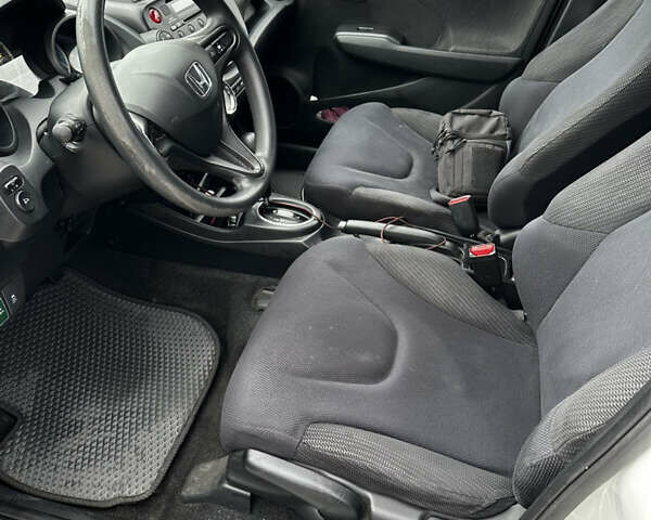 Белый Хонда Джаз, объемом двигателя 1.3 л и пробегом 110 тыс. км за 11300 $, фото 7 на Automoto.ua