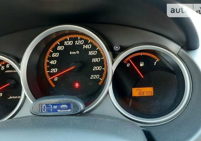 Черный Хонда Джаз, объемом двигателя 1.4 л и пробегом 169 тыс. км за 4350 $, фото 41 на Automoto.ua