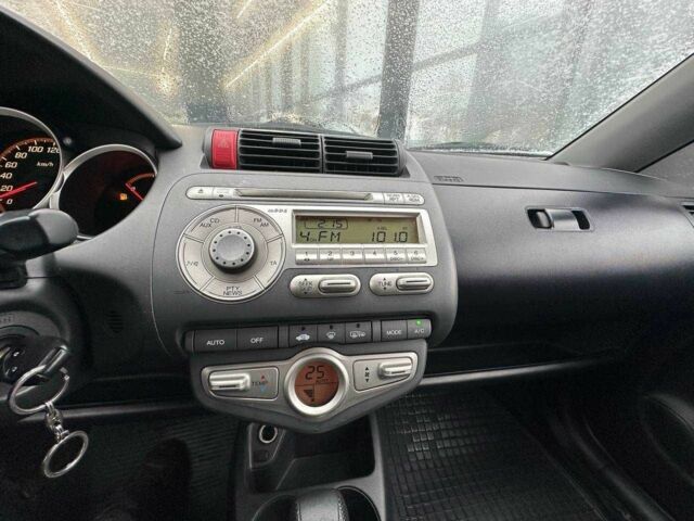 Черный Хонда Джаз, объемом двигателя 0 л и пробегом 198 тыс. км за 4200 $, фото 9 на Automoto.ua