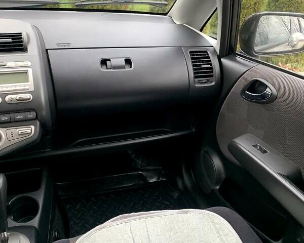 Черный Хонда Джаз, объемом двигателя 1.4 л и пробегом 250 тыс. км за 4999 $, фото 54 на Automoto.ua