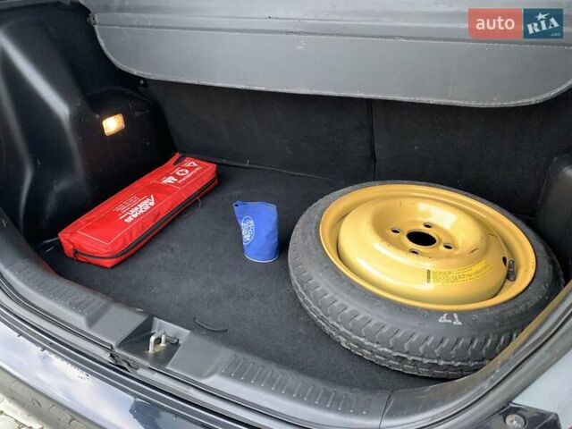 Черный Хонда Джаз, объемом двигателя 1.4 л и пробегом 250 тыс. км за 4999 $, фото 68 на Automoto.ua