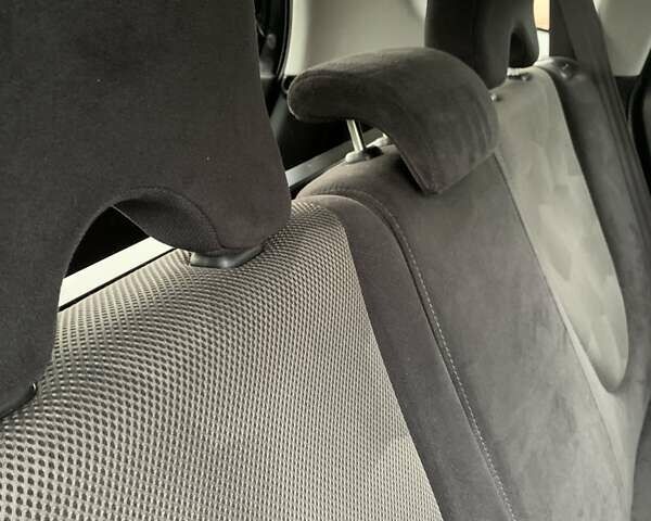 Черный Хонда Джаз, объемом двигателя 1.4 л и пробегом 250 тыс. км за 4999 $, фото 60 на Automoto.ua