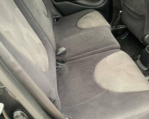 Черный Хонда Джаз, объемом двигателя 1.4 л и пробегом 250 тыс. км за 4999 $, фото 55 на Automoto.ua