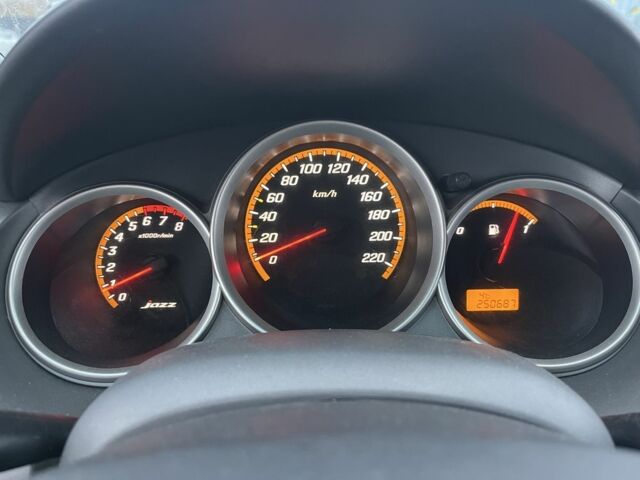 Чорний Хонда Джаз, об'ємом двигуна 1.3 л та пробігом 251 тис. км за 4200 $, фото 11 на Automoto.ua