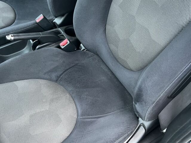 Чорний Хонда Джаз, об'ємом двигуна 1.3 л та пробігом 251 тис. км за 4200 $, фото 9 на Automoto.ua