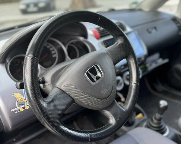 Хонда Джаз 2007 в Самборе на Automoto.ua Черный Хонда Джаз, объемом двигателя 1.2 л и пробегом 325 тыс. км за 3600 $, фото 13 на Automoto.ua