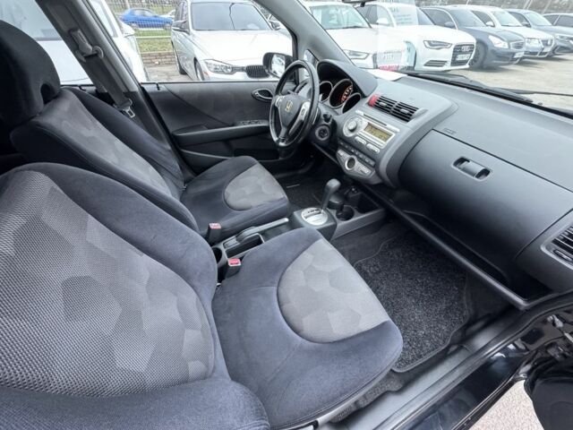 Черный Хонда Джаз, объемом двигателя 1.3 л и пробегом 70 тыс. км за 7500 $, фото 22 на Automoto.ua