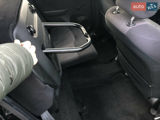 Черный Хонда Джаз, объемом двигателя 1.34 л и пробегом 250 тыс. км за 5600 $, фото 13 на Automoto.ua