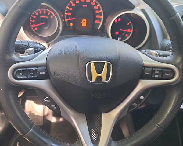 Хонда Джаз 2009 в Ивано-Франковске на Automoto.ua Черный Хонда Джаз, объемом двигателя 1.34 л и пробегом 242 тыс. км за 6367 $, фото 5 на Automoto.ua