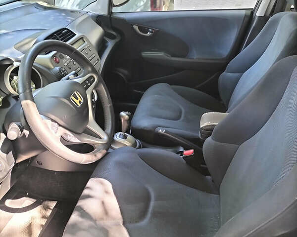 Хонда Джаз 2009 в Ивано-Франковске на Automoto.ua Черный Хонда Джаз, объемом двигателя 1.34 л и пробегом 242 тыс. км за 6367 $, фото 8 на Automoto.ua