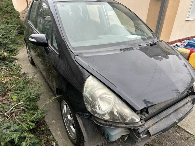 Черный Хонда Джаз, объемом двигателя 1.4 л и пробегом 200 тыс. км за 2600 $, фото 1 на Automoto.ua
