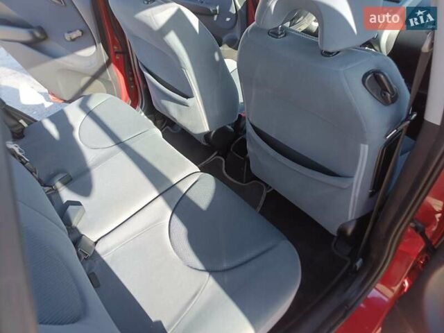 Червоний Хонда Джаз, об'ємом двигуна 1.3 л та пробігом 345 тис. км за 2600 $, фото 11 на Automoto.ua