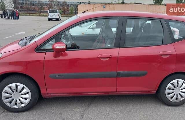 Красный Хонда Джаз, объемом двигателя 1.34 л и пробегом 190 тыс. км за 5500 $, фото 4 на Automoto.ua